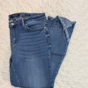 Judy Blue Medium Blue High-Rise Frayed Hem Ankle Jeans 15/32